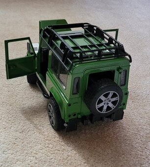 Bruder jeep Land Rover - 5
