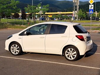 Toyota Yaris Hybrid - 5