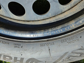 Hankook winter icept rs3 + original plechové disky VW - 5