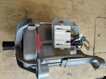 motor, násypka alebo dávkovač na práčku whirpool - 5