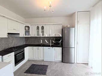 na predaj, krásny 3 izbový byt s balkónom, Kežmarok- Juh - 5