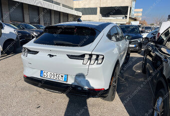 Ford Mustang Mach-E 75,7kWh Premium AWD STD - 5