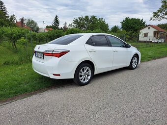 Predam Toyota Corolla 1,6,97kw,r.v.2018,naj.131000km,automat - 5