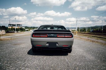 Dodge Challenger 5.7 Hemi V8 SHAKER - 5