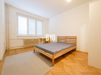Veľký 3 izbový byt vhodný na prenajímanie - centrum - 5