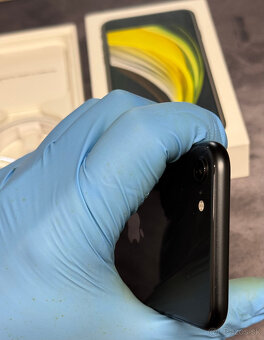 Apple iPhone SE 2020 64 GB Black / nová batéria - 5