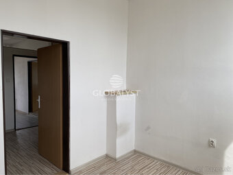 Kompaktná, kancelárska budova - 90 m2 - na Juhu - 5