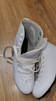 Dievcenske korcule Sulov, EU40 - 5