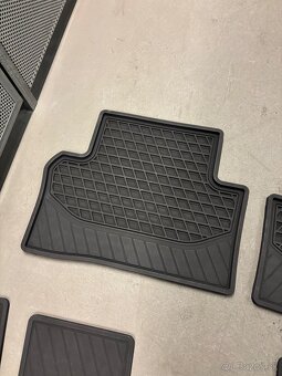 Gumené rohožky do auta Mercedes E (2016 – 2021) - 5