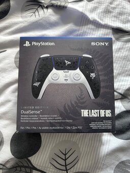 Ovládače na PS5 limited edition - 5