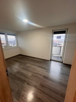 Moderný, krásny a nadštandardný 3 izbový byt v Galante. - 5