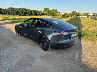 Tesla Model 3 Standard Range+ LFP, model 2023 - 5