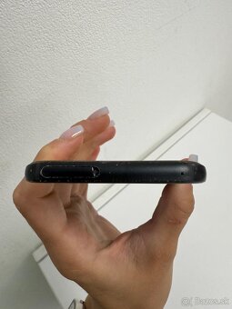 Samsung Galaxy A3 (2017) - 5