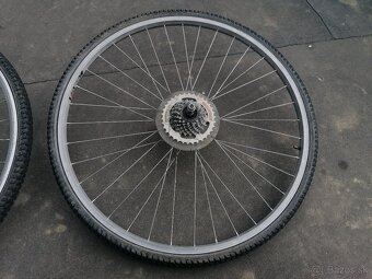 Predám zadné 28" kolesá na bicykel - 5
