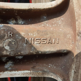 Hliníkové Nissan disky 6x139,7 R17 7J ET25 - 5