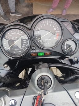 Predám motocykel Kawasaki zzr1100 - 5