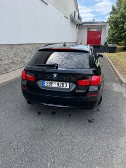 BMW F11 2011 530d 248t km 3.0d Automat kůže nové přední brzd - 5