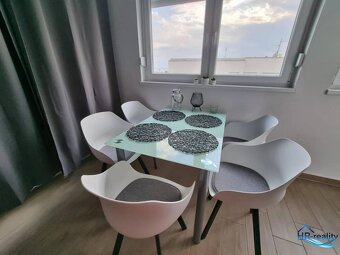 Novalja – zariadený apartmán v novostavbe - 5