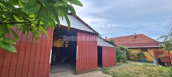 Dobré reality- široký pozemok 754m2 v pokojnej ulici v obce - 5