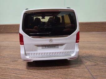 Mercedes Benz V-Klasse Model 1:18 - 5