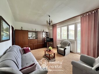Na predaj zariadený 4-izbový byt s garážou v obci Dubník - 5