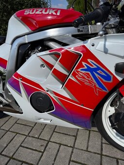 Suzuki GSX-R 400 - 5