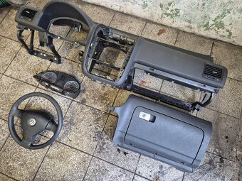 Predám airbagi pre Volkswagen Golf 5 V - 5