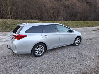 Toyota Auris 2.0 l D-4D DPF - 5