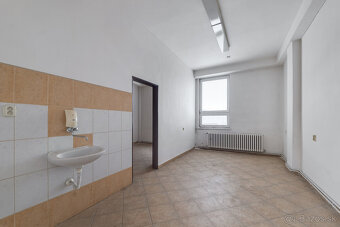 KANCELÁRSKE PRIESTORY | 165 m² | Humenné - Mierová - Allianz - 5