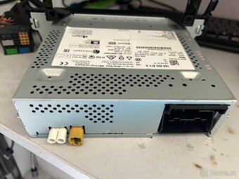 VW UP radio 1S0035871A - 5