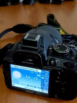 NIKON D3100 (Nikon Nikkor 18-55mm) - 5