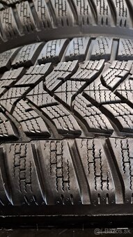 Predám zimný set 17"-5x108+205/55r17 Dunlop ako new - 5