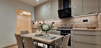 REALFINN EXKLUZÍVNE PREDAJ - LUXUSNÝ 2 IZBOVÝ BYT - 5