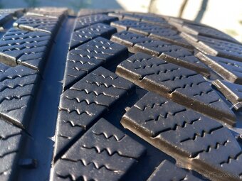 255/40 r19 zimné pneumatiky - 5
