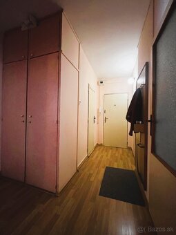 Veľký 2 izbový byt s balkónom, ul. Na lúkach centrum, Levice - 5