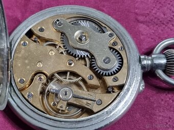 Mohutné vreckové hodinky. - 5