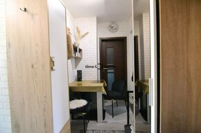 EXKLUZÍVNE NA PREDAJ 3 izbový byt v tehlovej bytovke v Komár - 5