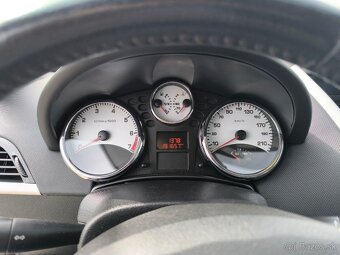 Peugeot 207 1.4i 65 kW - 5