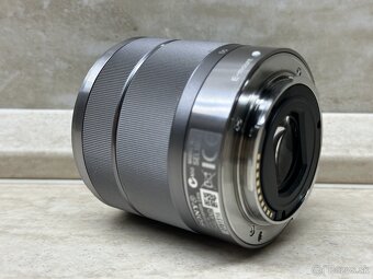 Sony SEL 18-55mm f/3.5-5.6 - 5