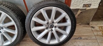 Predám Orginal VW elektrony 5X112 R18 235/40r18 - 5