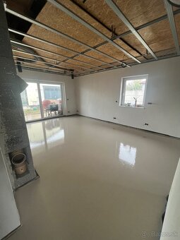 ANHYDRITOVÉ LIATE POTERY - 5