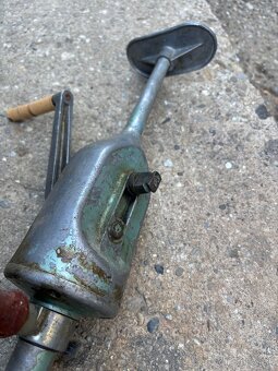 Stará retro rucna vŕtačka - 5