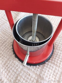 Ručný lis na ovocie - 5