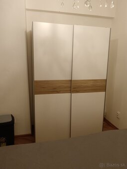 Elegantná šatníkova skriňa - 5