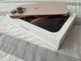Top stav iPhone 16 Pro - 5