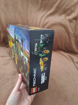 LEGO Technic 42136 John Deere 9620R 4WD Tractor - 5