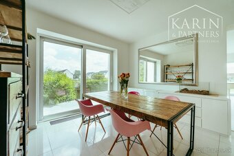 Moderný a priestranný 5 izbový dom s veľkým pozemkom - 5