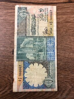 Bankovky RÔZNE (SVET) 4 - 5