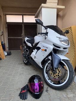 Kawasaki ZX9R Ninja - 5