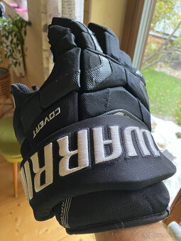 Predám hokejové rukavice Warrior, veľkosť 13' - 5